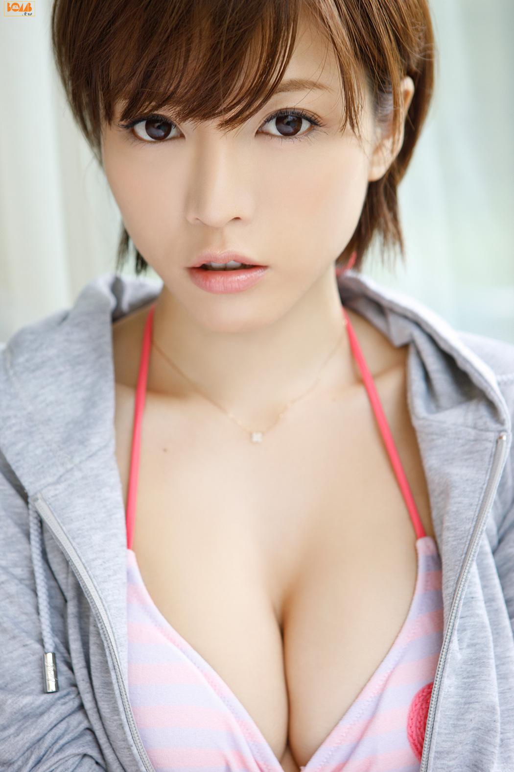 Yumiko Shaku [Bomb.TV] October 2012