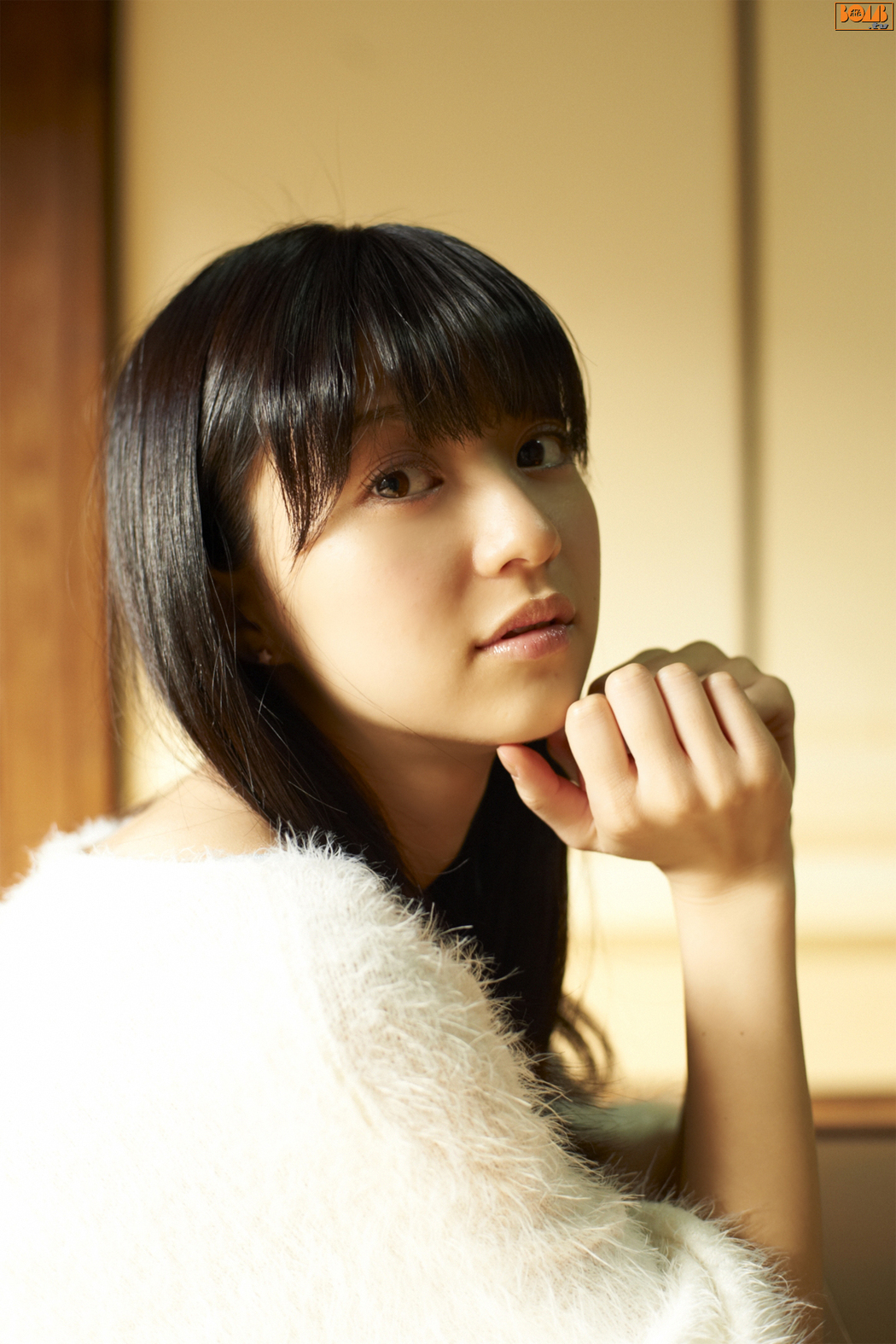 [Bomb.TV] February 2011 issue Aizawa Rina Cover Photo