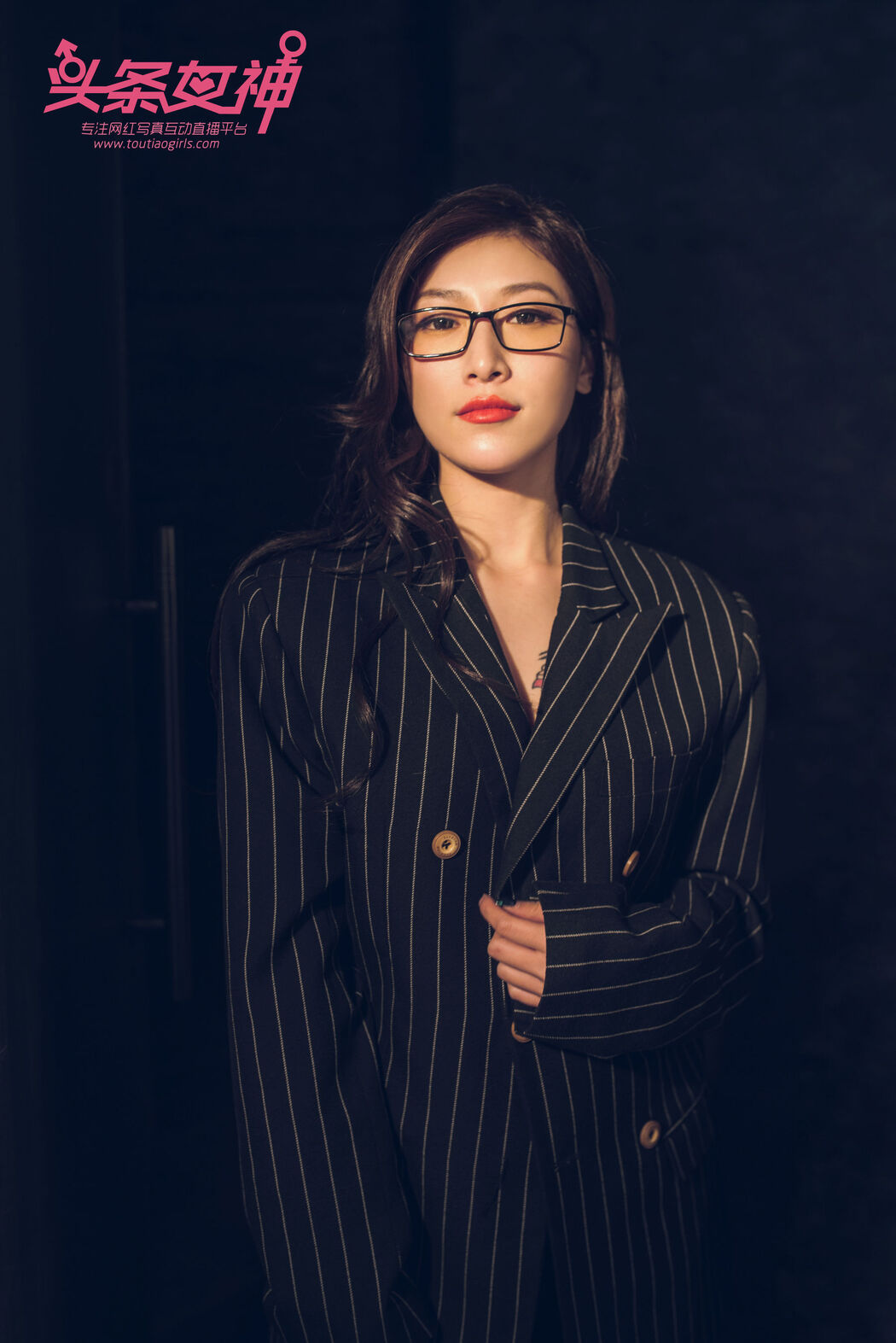 Du Huahua "Salivating Out" [Headline Goddess Toutiaogirls]