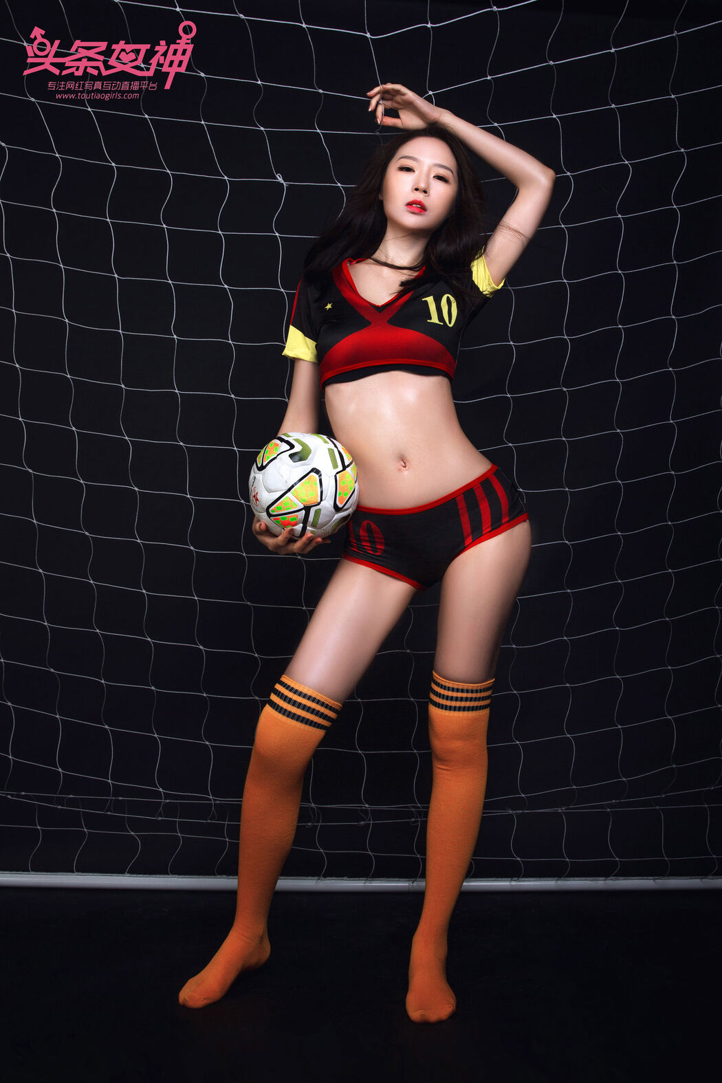 Meng Xinyue "World Cup Theme, Hot Girl" [Headline Goddess Toutiaogirls] Cover Photo