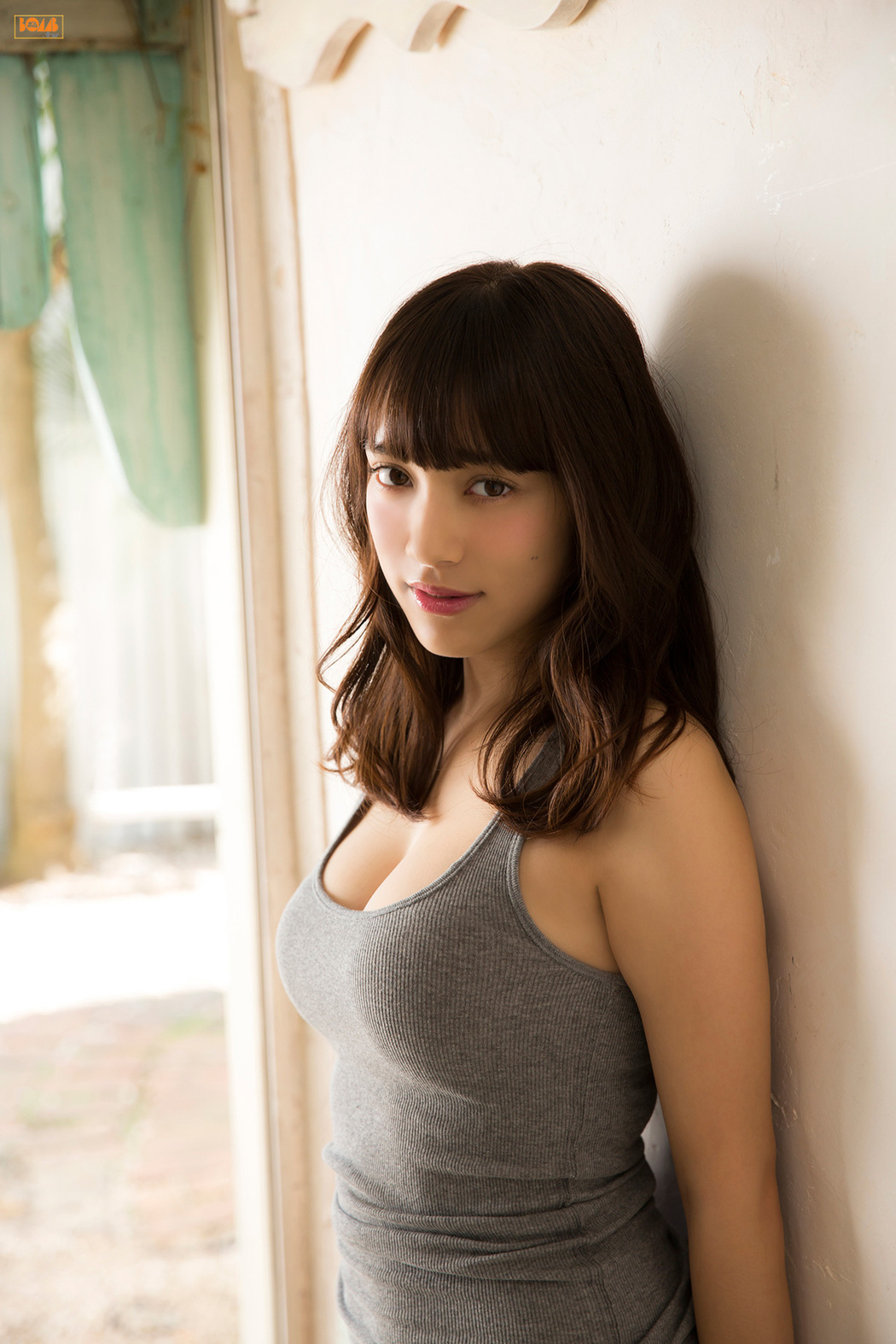 Sayaka Tomaru "Manmaru Nana no Ko" [Bomb.TV] December 2015 issue