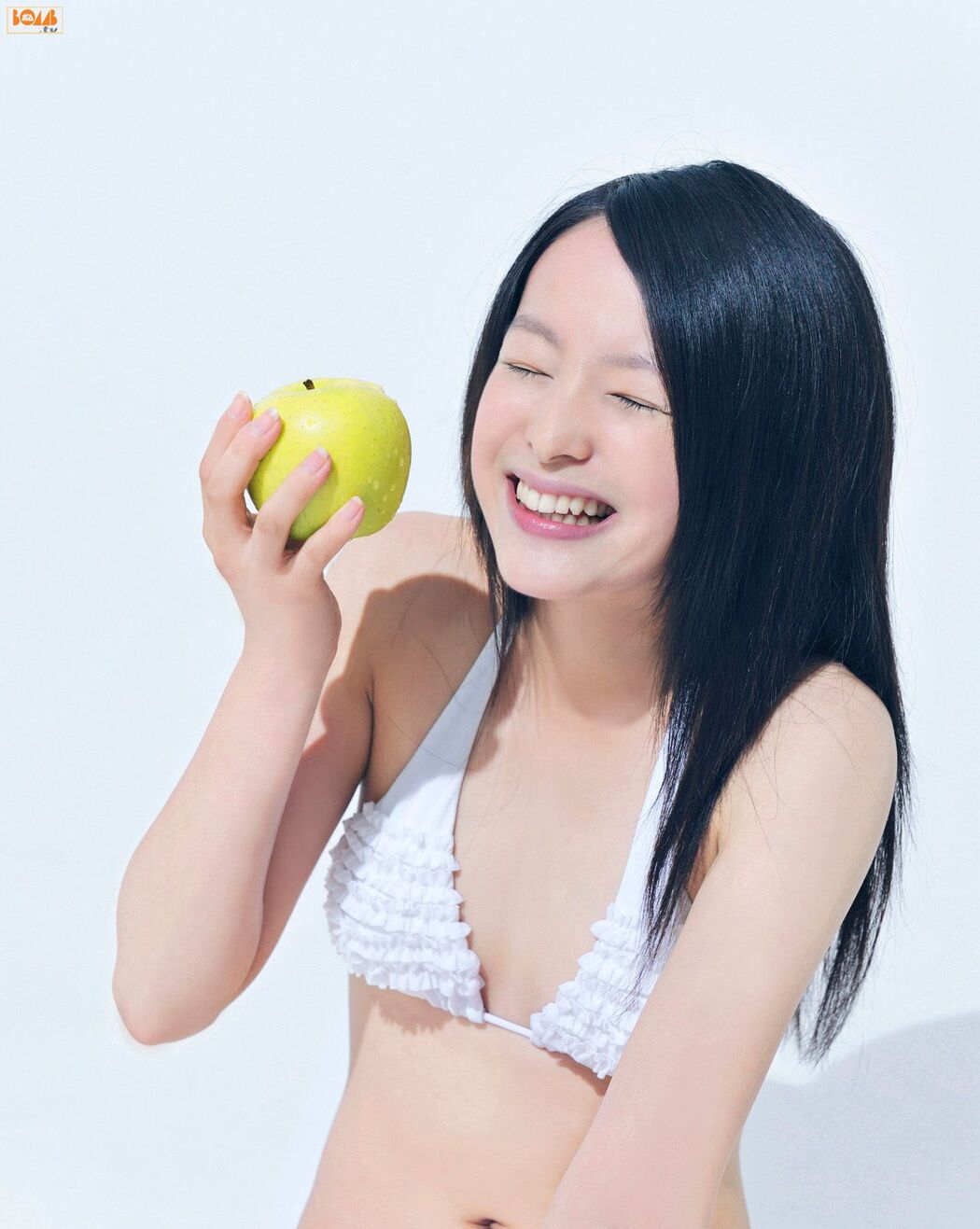 "Next Bikini下代ビ♥キ♥ニ" [Bomb.TV] November 2010