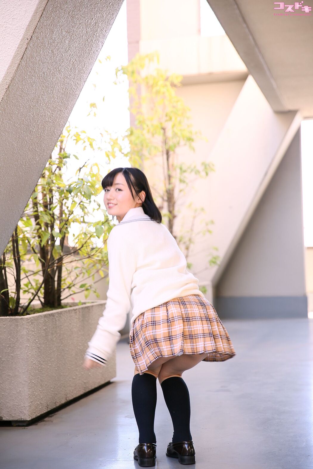 [Cosdoki] Sakura Momoi momoisakura_pic_seifuku1
