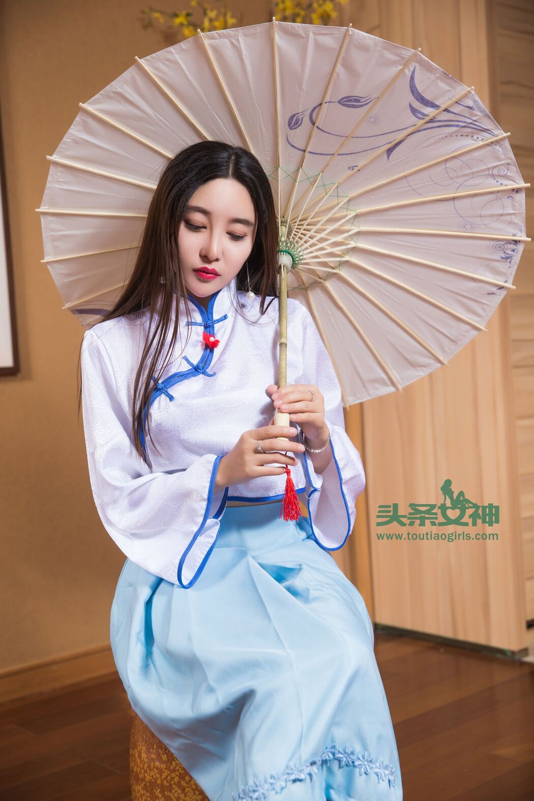 Li Zixi "Full Body Lifted Luo Tianyi COS" [Headline Goddess] VIP Exclusive