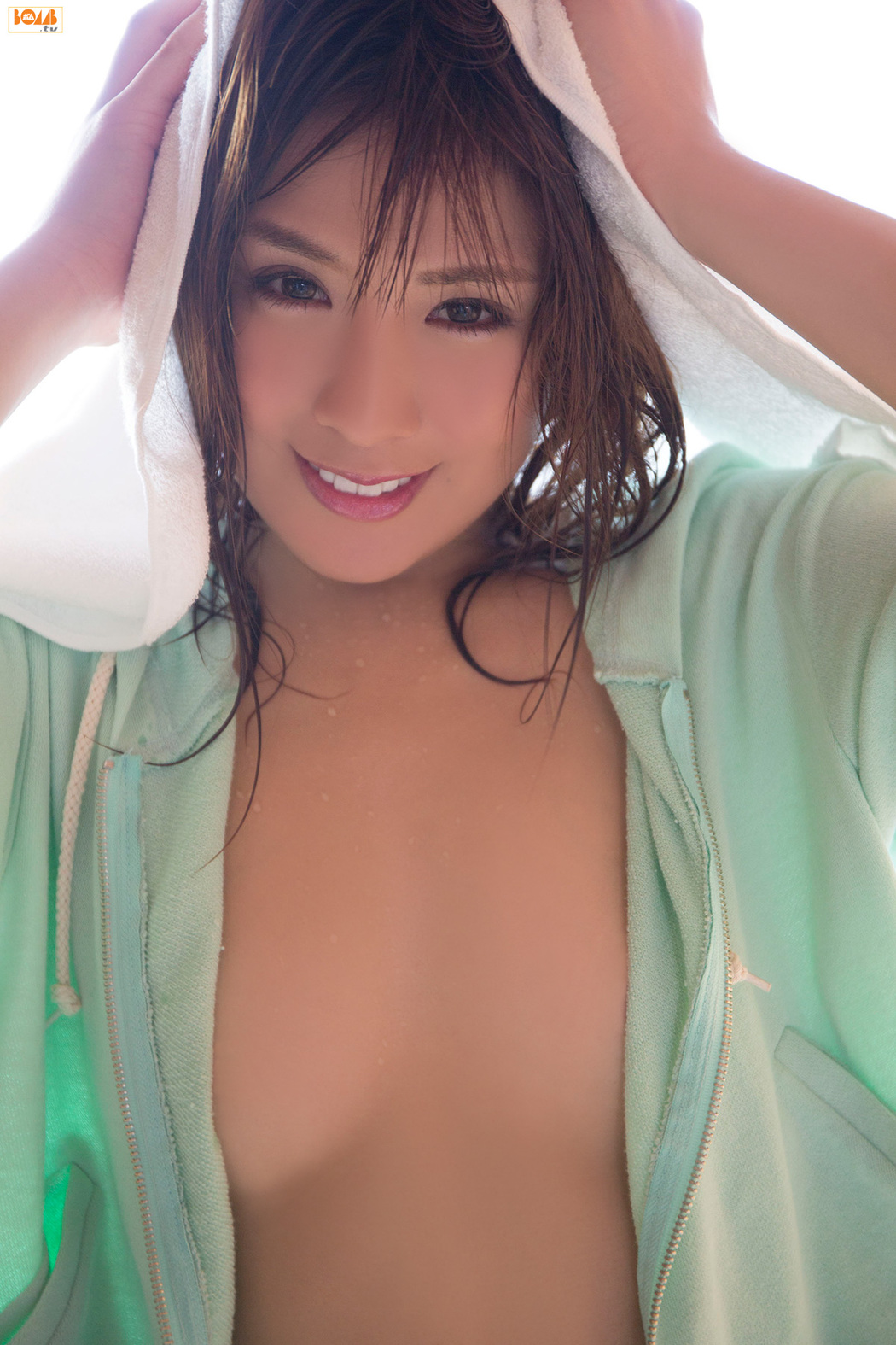 Chika Tono Chika Tono [Bomb.TV] October 2013 issue