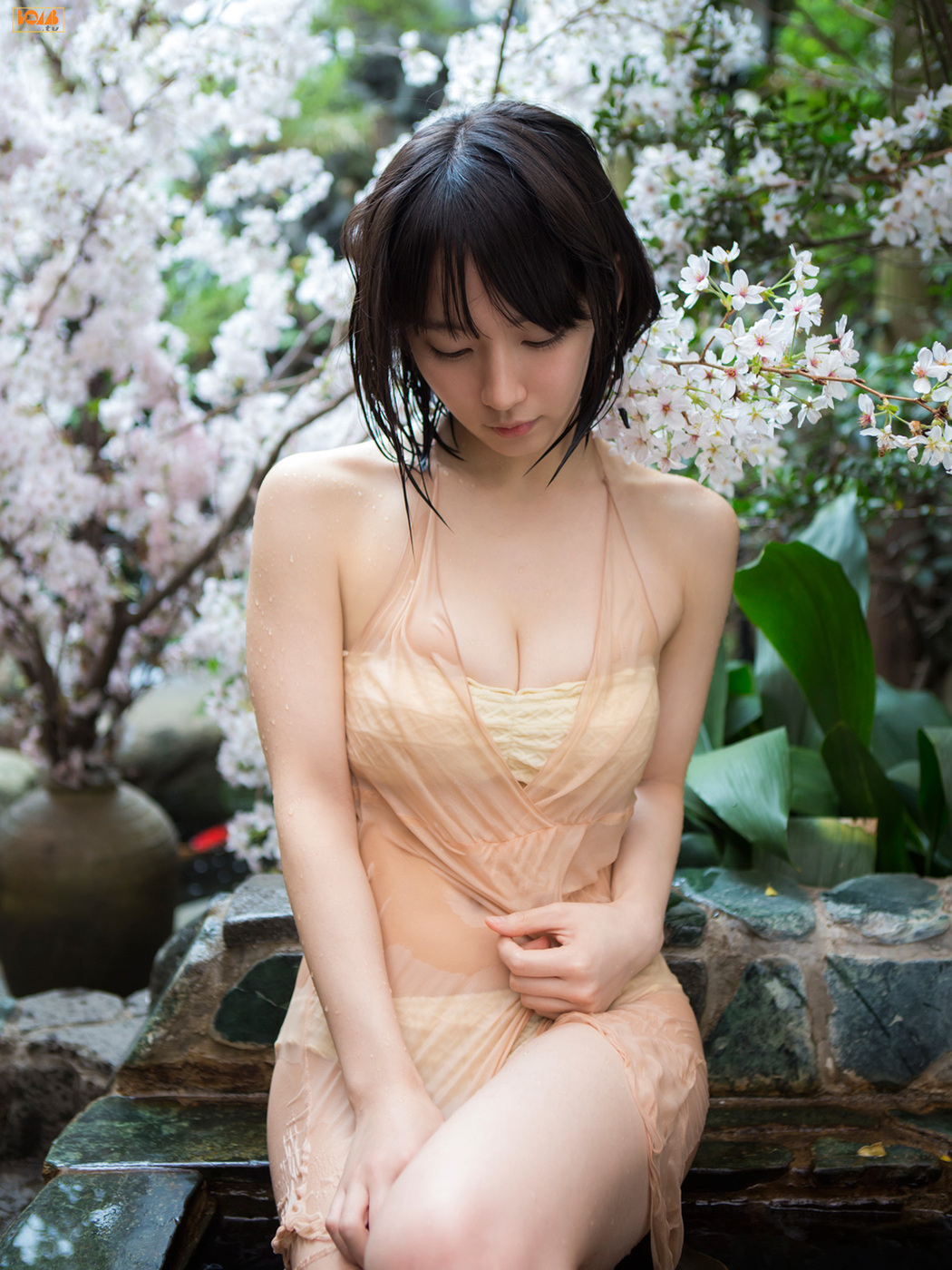 Riho Yoshioka << Your and My Date Plan >> [Bomb.TV] June 2015 Issue