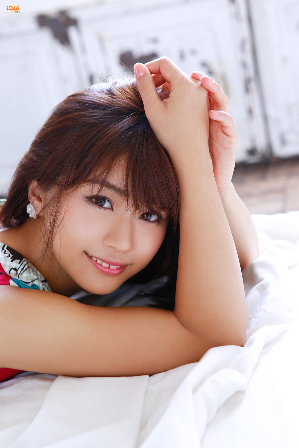 Hitomi Yasueda "Beautiful and exciting older sister" [Bomb.TV] July 2015 issue