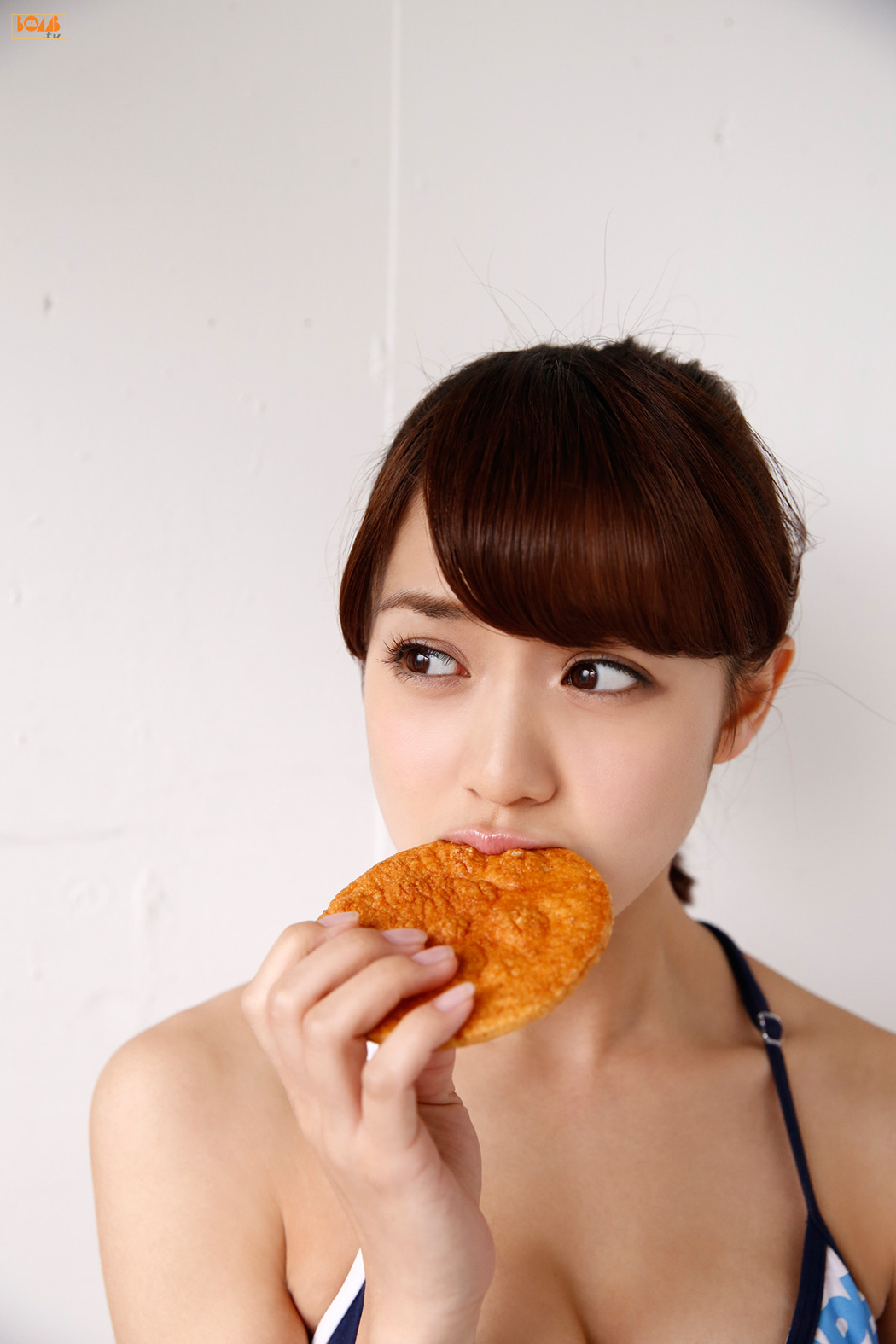 Makoto Okunaka "Let's fly Mako-chan!" [Bomb.TV] January 2015 issue