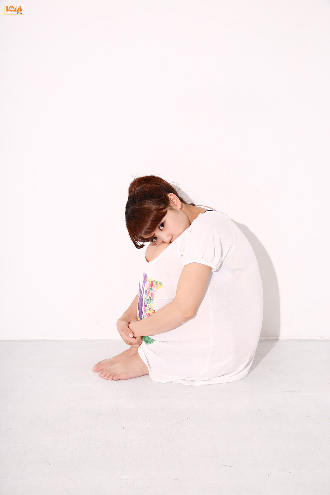 Makoto Okunaka "Let's fly Mako-chan!" [Bomb.TV] January 2015 issue
