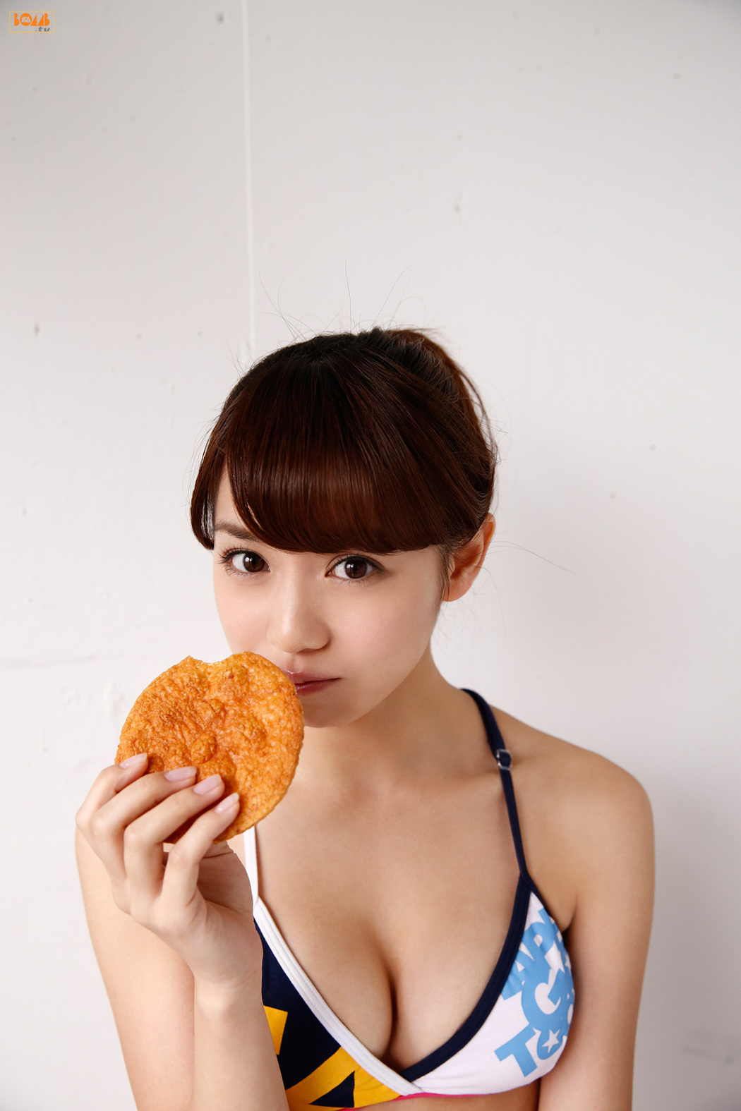 Makoto Okunaka "Let's fly Mako-chan!" [Bomb.TV] January 2015 issue