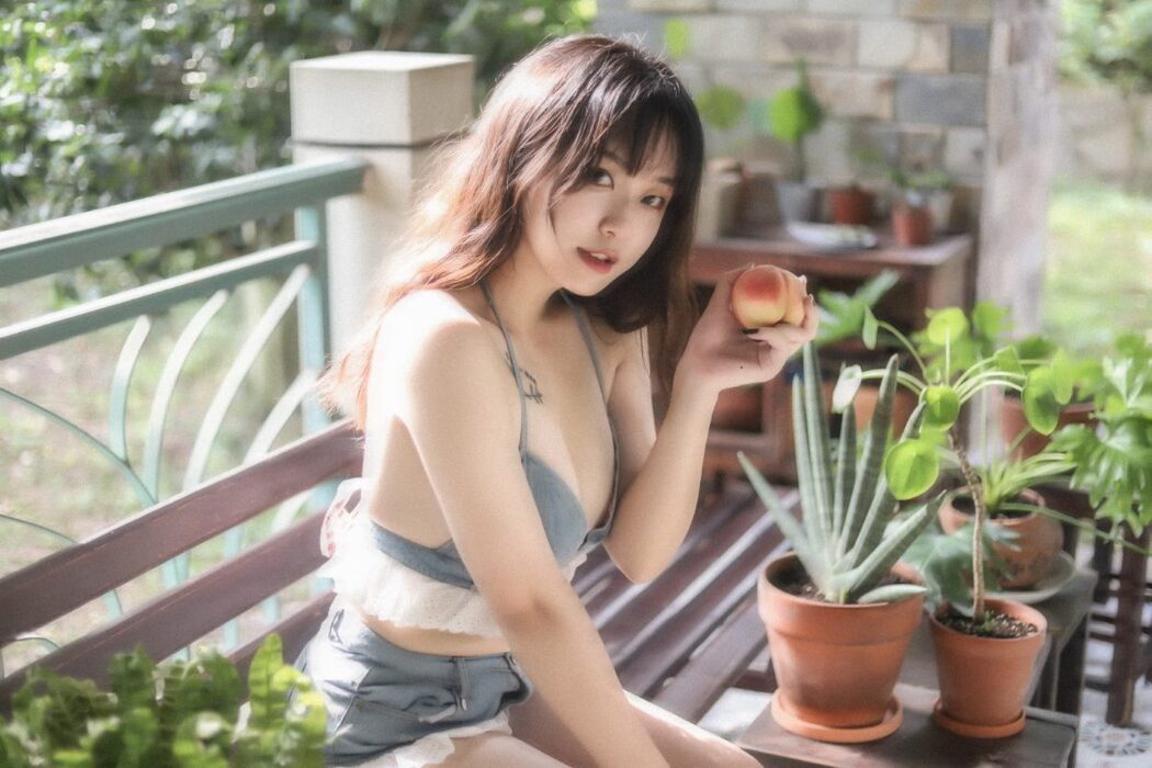 Coser@奇行家狗崽 Vol.003 桃子听蝉