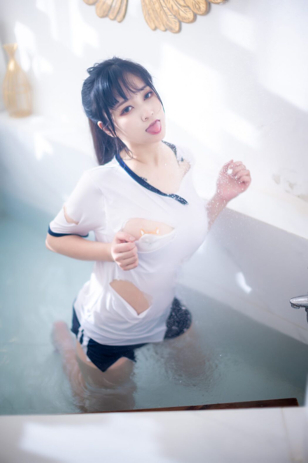 Coser@奇行家狗崽 Vol.001 浴场的体操服