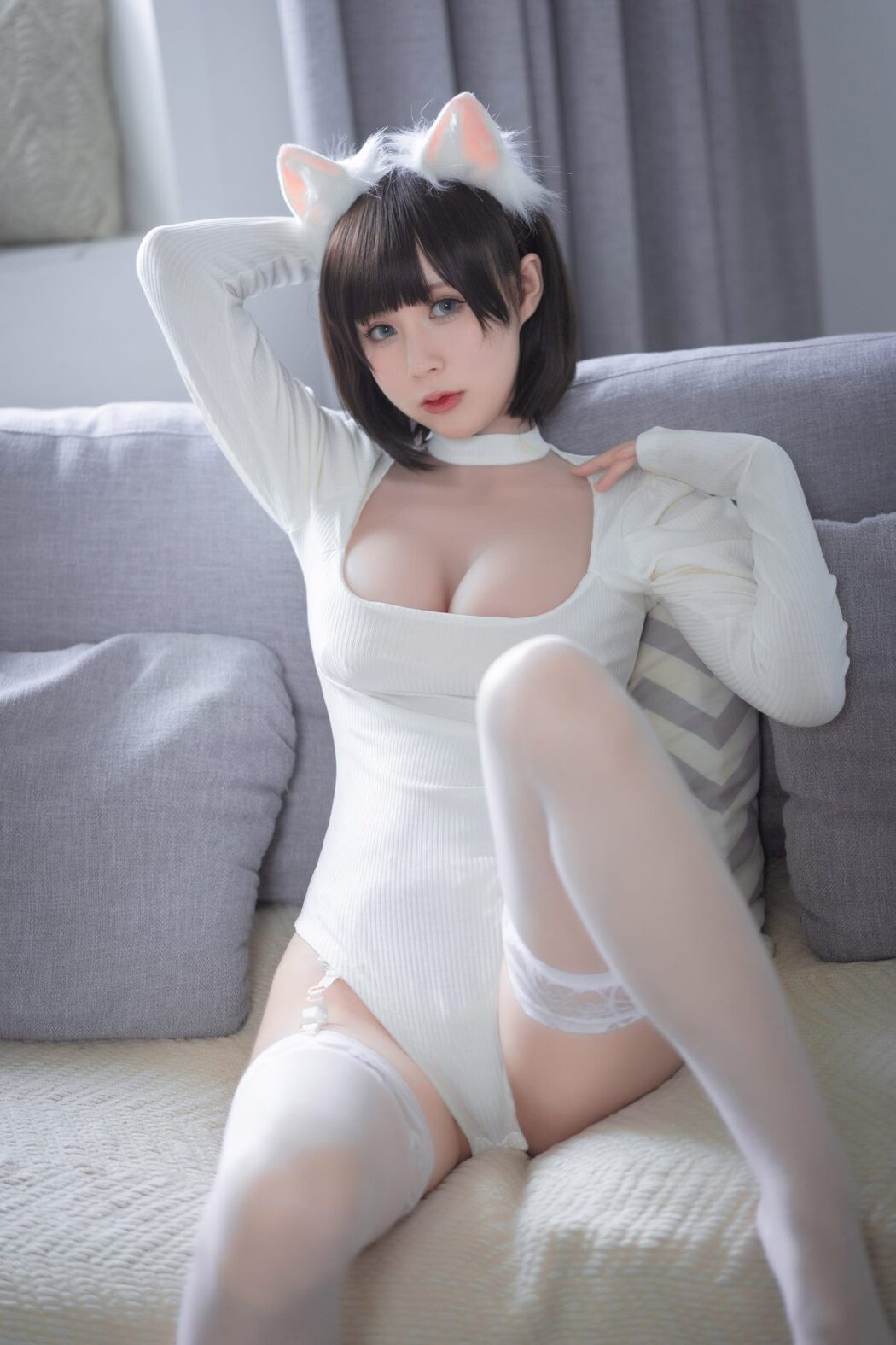 Coser@西园寺南歌 Vol.006 白猫白色连体衣