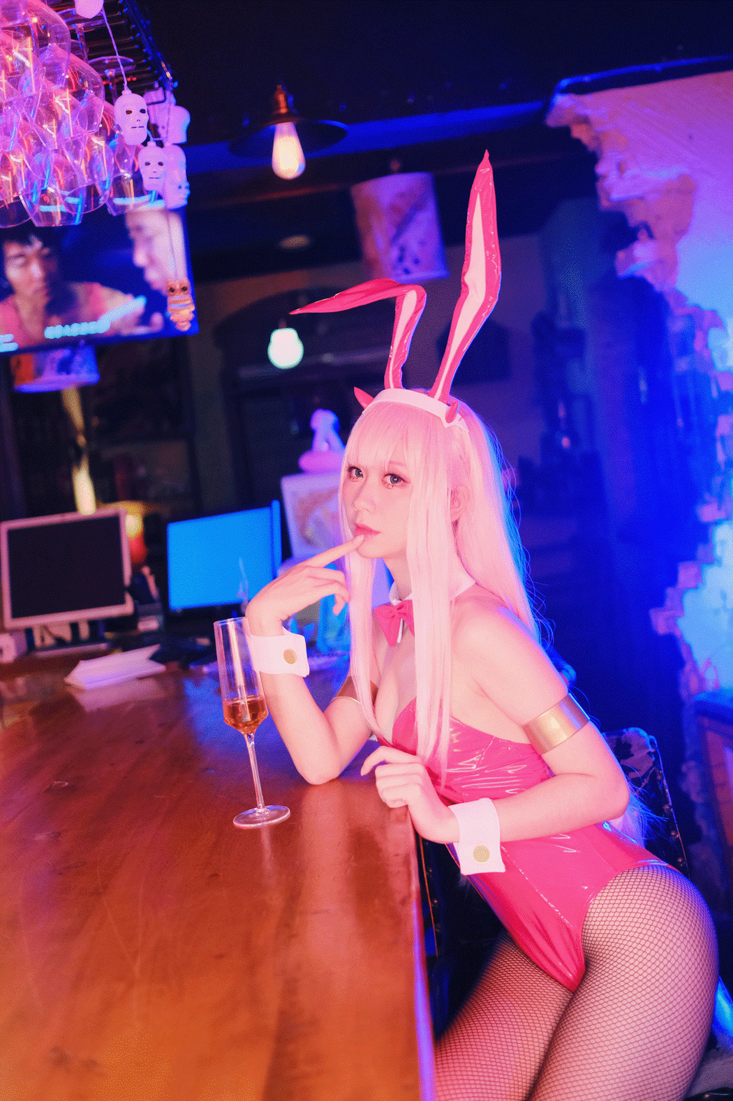 Coser@izumi泉桃子 Vol.001 兔女郎