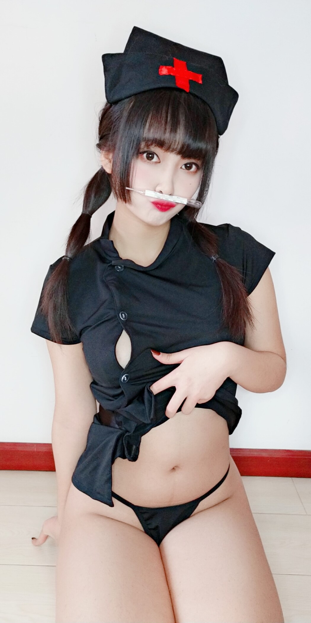 Coser@洛璃LoLiSAMA Vol.002 情人节小护士
