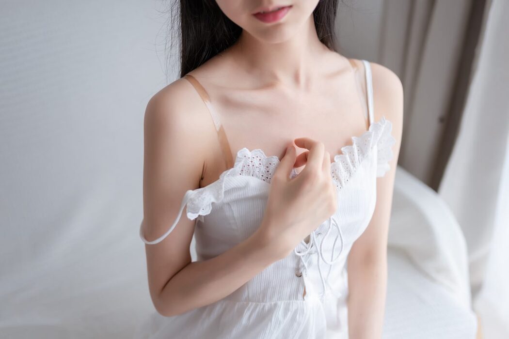 Coser@木绵绵OwO Vol.046 白色睡裙