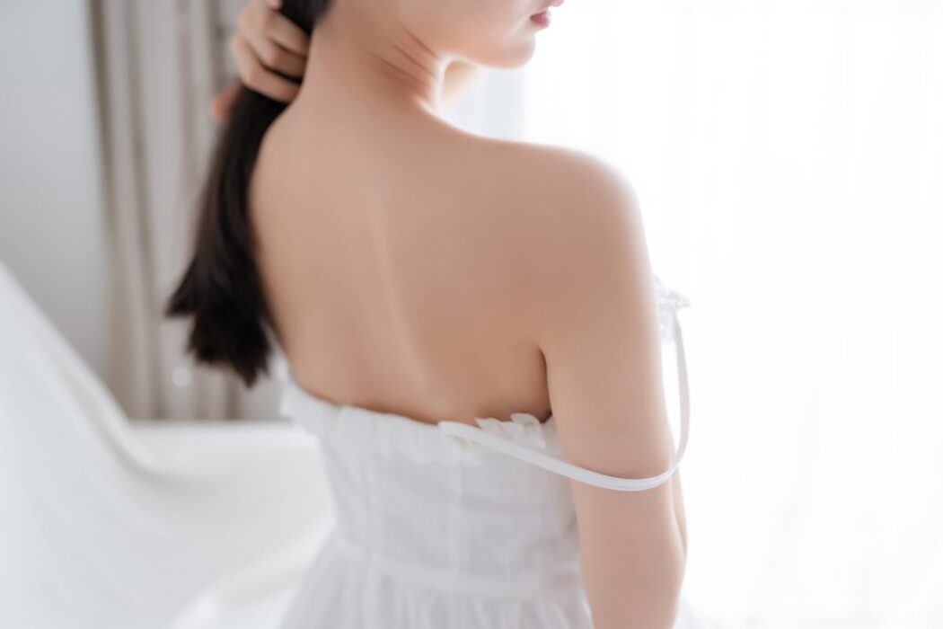Coser@木绵绵OwO Vol.046 白色睡裙