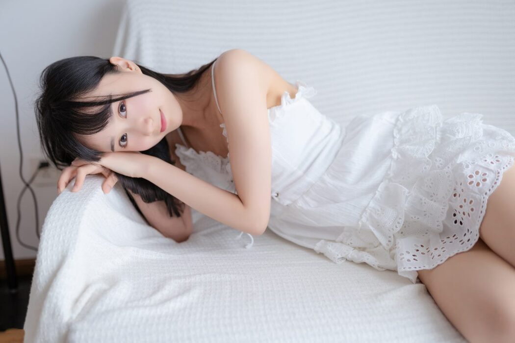 Coser@木绵绵OwO Vol.046 白色睡裙