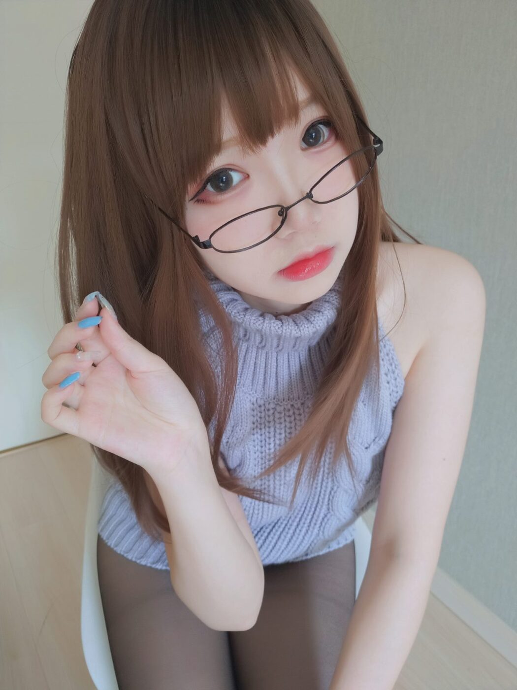 Coser@雪晴Astra Vol.020 自撮りVol.23 黑丝漏背毛衣 B