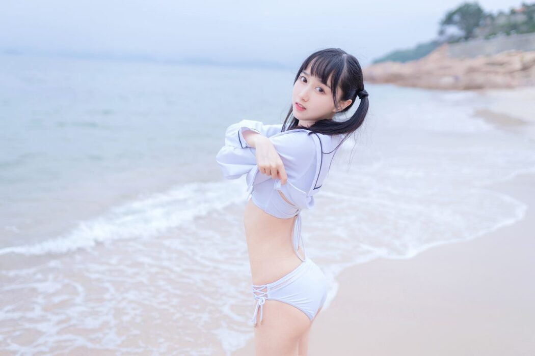 Coser@木绵绵OwO Vol.024 海边白色比基尼电子版