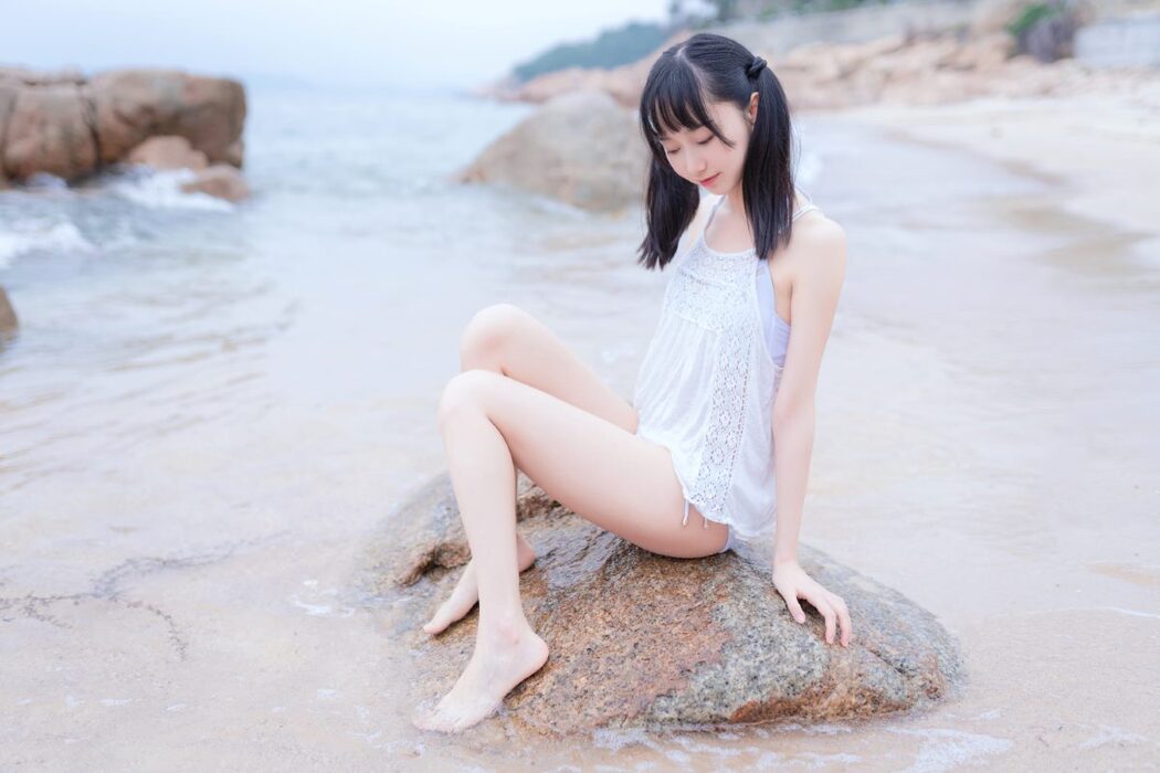 Coser@木绵绵OwO Vol.024 海边白色比基尼电子版