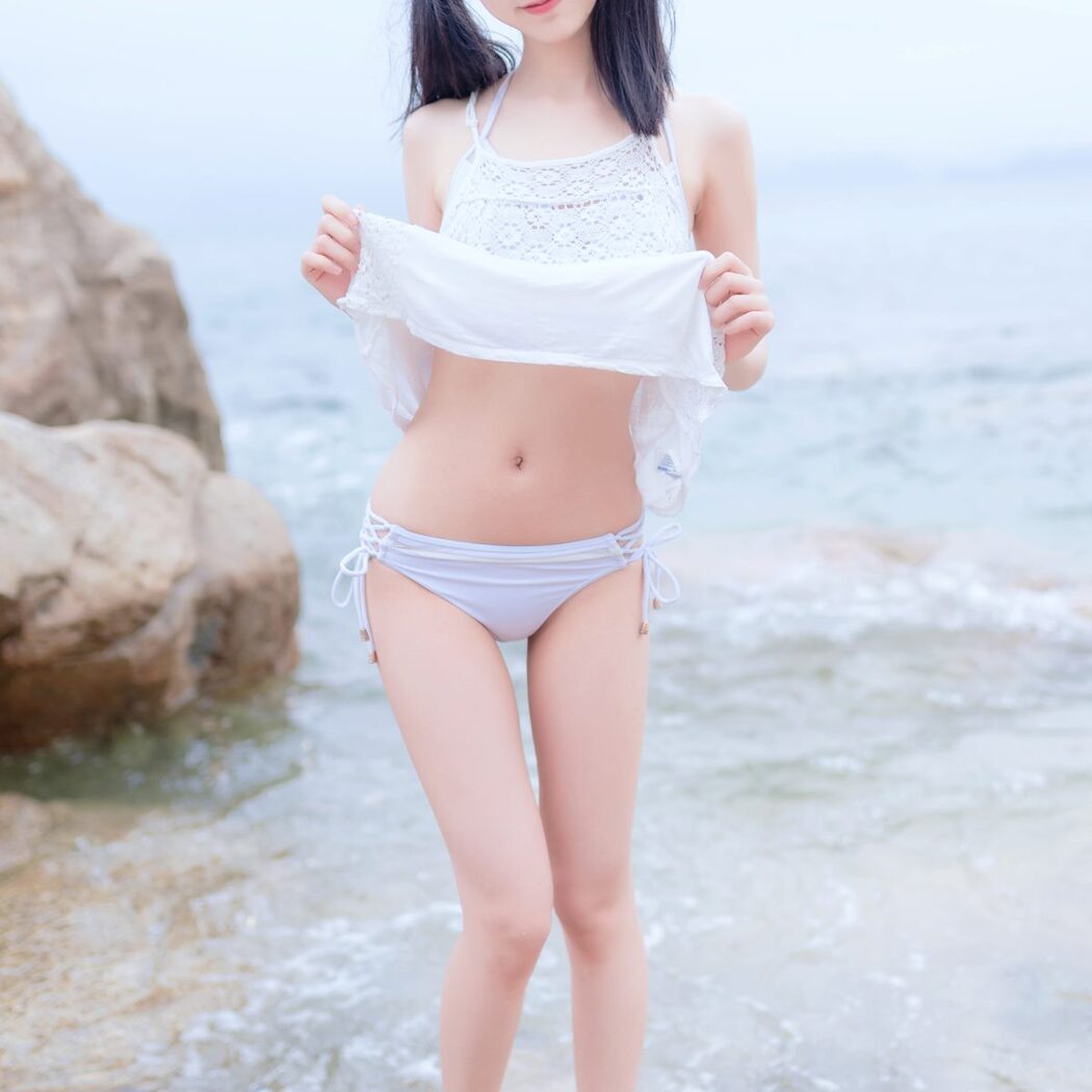 Coser@木绵绵OwO Vol.024 海边白色比基尼电子版