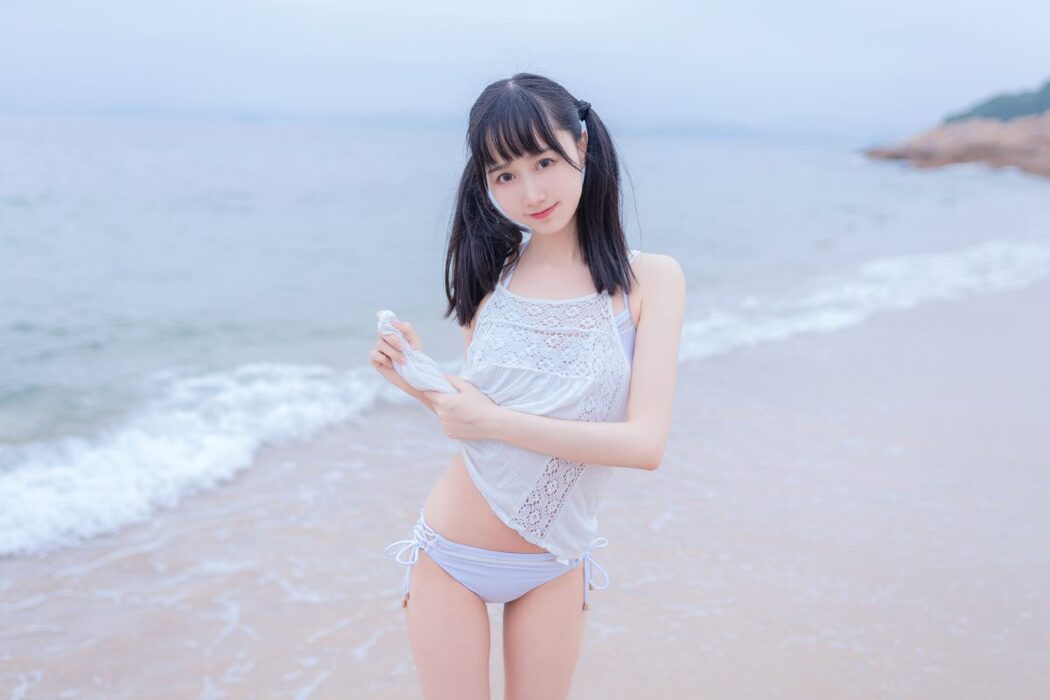 Coser@木绵绵OwO Vol.024 海边白色比基尼电子版