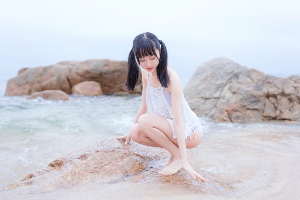 Coser@木绵绵OwO Vol.024 海边白色比基尼电子版