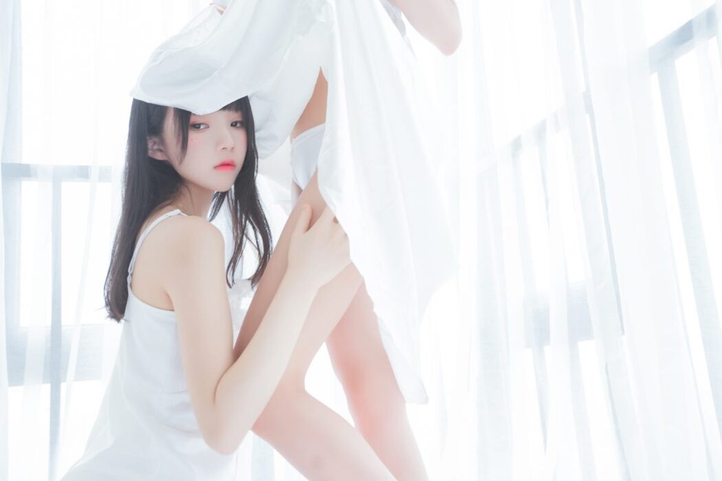 Coser@木绵绵OwO Vol.023 朝 白裙 and 白裙