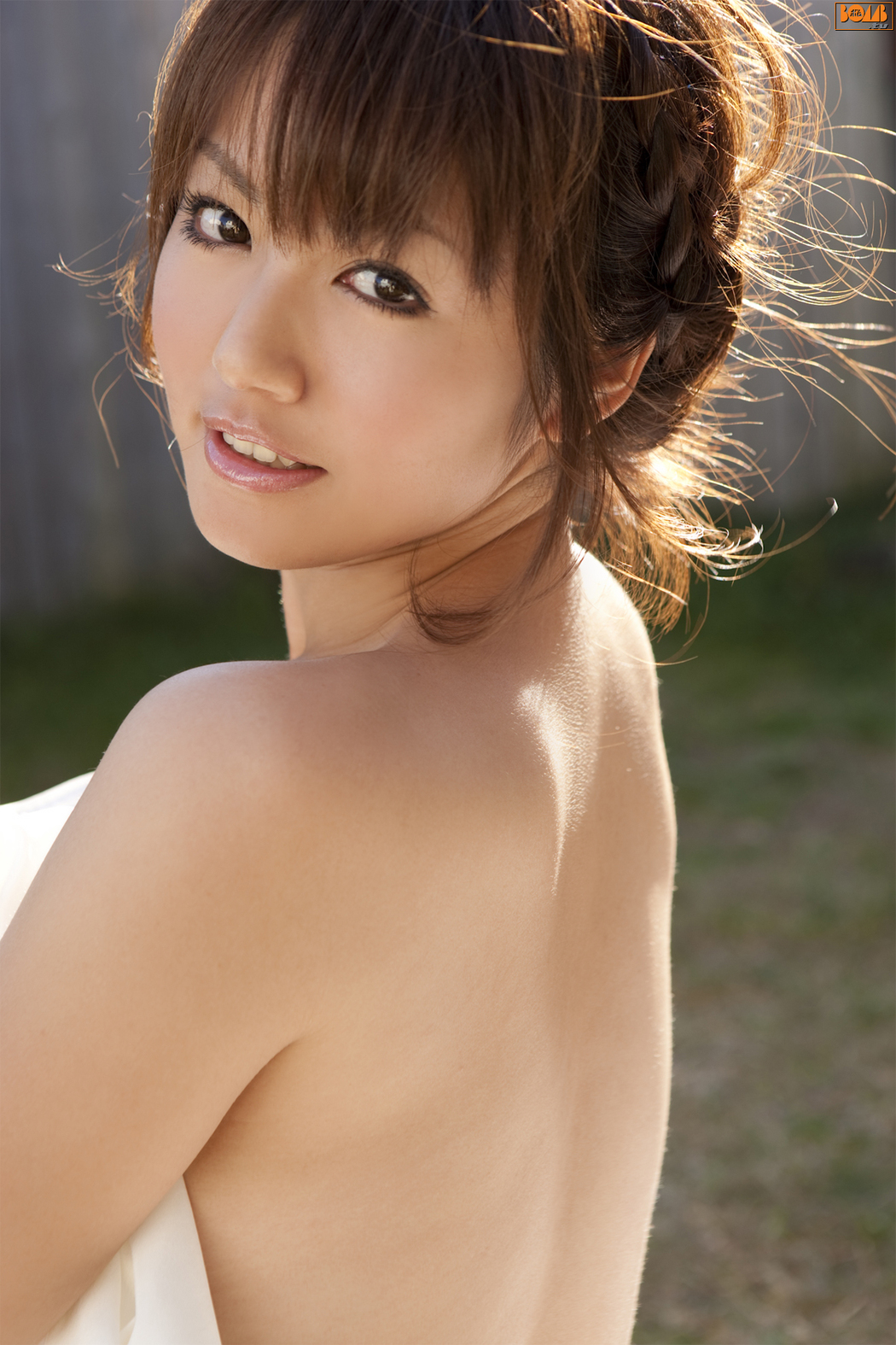 [Bomb.TV] March 2011 issue Sayaka Isoyama << No.1 added!