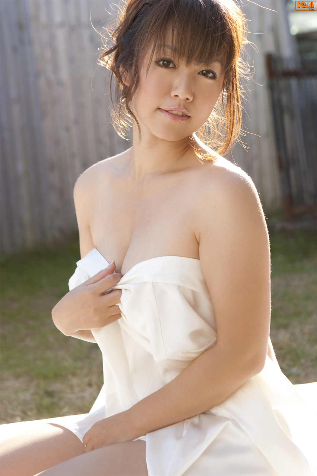 [Bomb.TV] March 2011 issue Sayaka Isoyama << No.1 added!