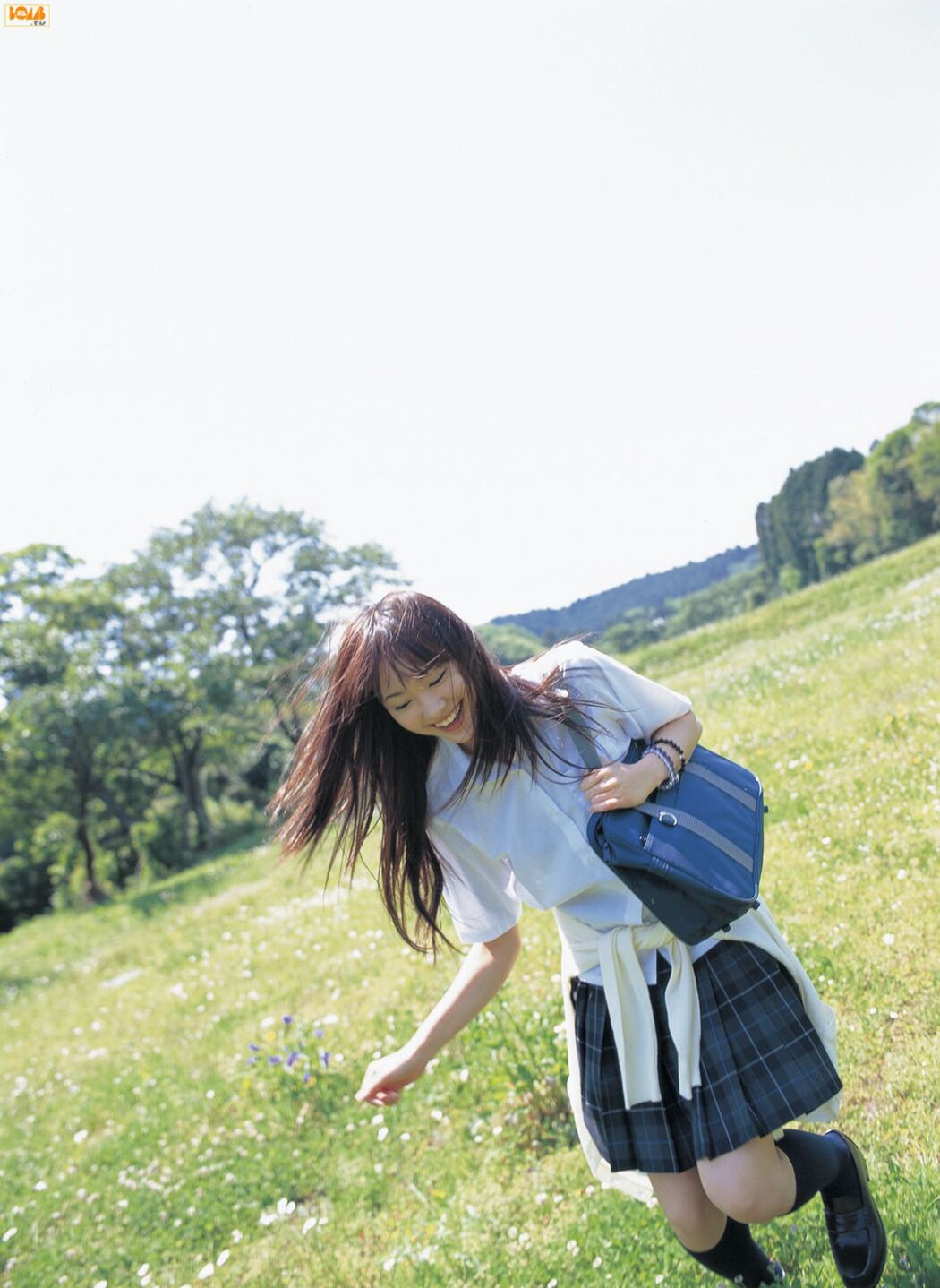 [Bomb.TV] July 2006 Yui Aragaki Yui Aragaki / Yui Aragaki