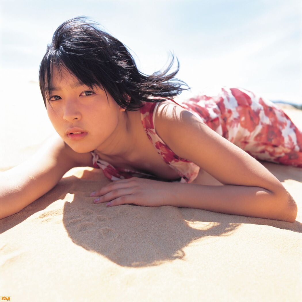 Kurokawa Mea in "Nina – Special Wallpaper" [Bomb.TV] December 2004