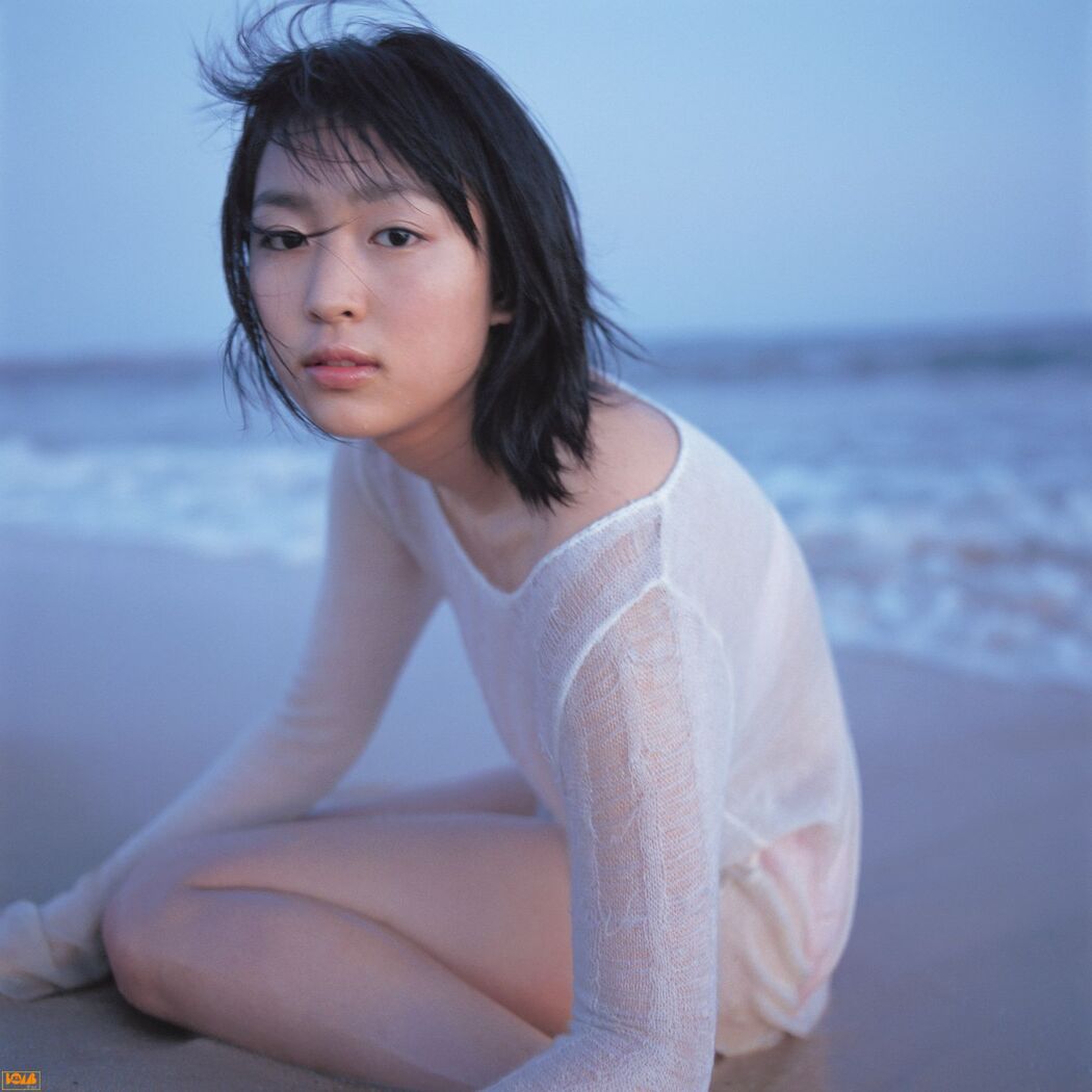 Kurokawa Mea in "Nina – Special Wallpaper" [Bomb.TV] December 2004