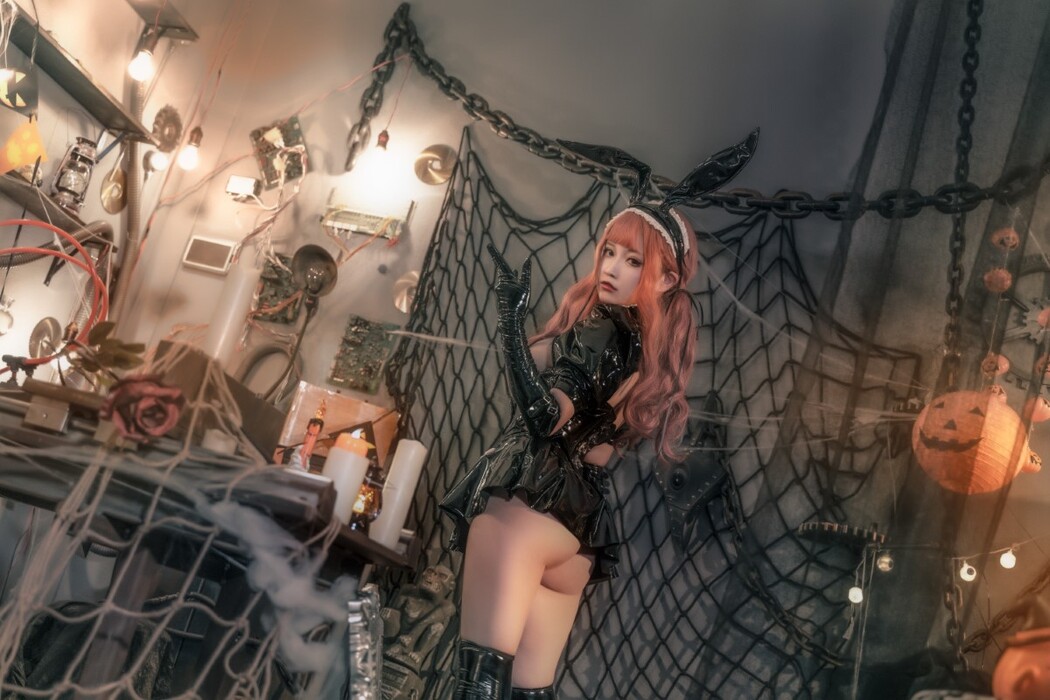 Coser@奇行家狗崽 Vol.011 漆皮黑兔