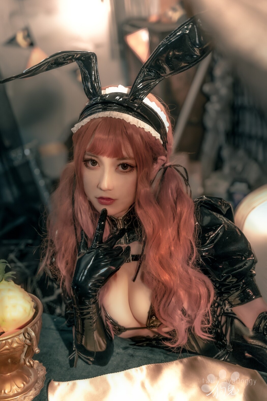 Coser@奇行家狗崽 Vol.011 漆皮黑兔