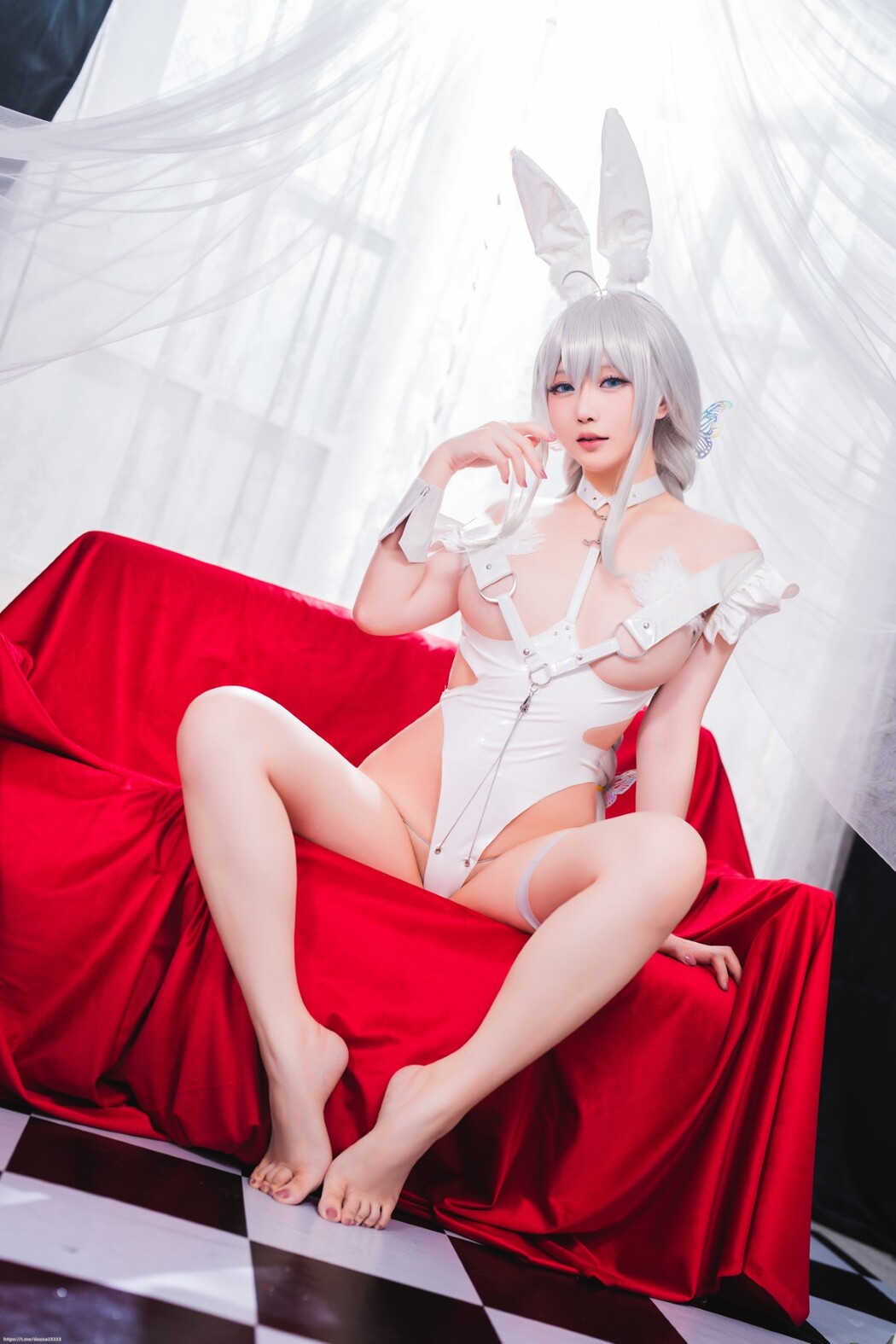 Coser@星之迟迟 Vol.118 恶毒慵懒的白兔