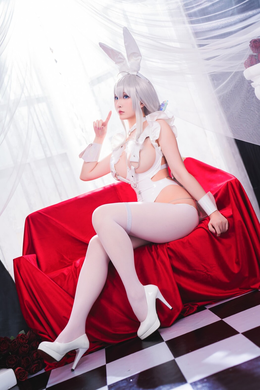 Coser@星之迟迟 Vol.118 恶毒慵懒的白兔