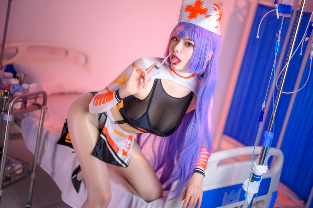 Coser@秋和柯基 Vol.075 专属护士