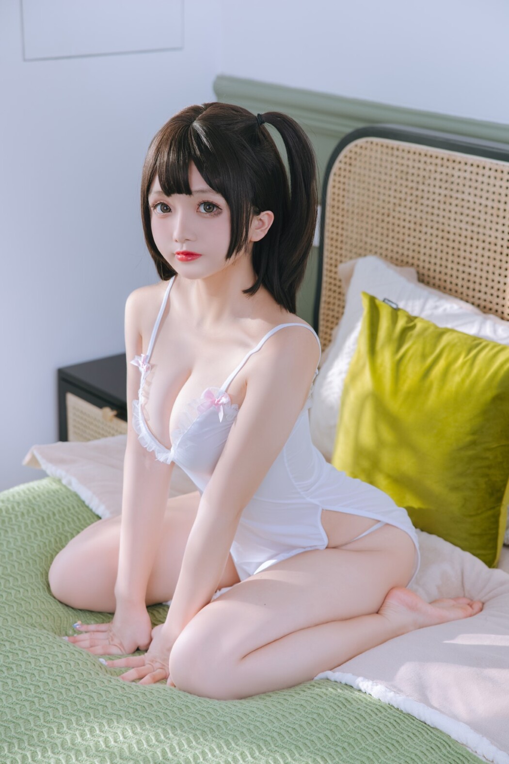 Coser@日奈娇 Vol.043 湿身小白裙