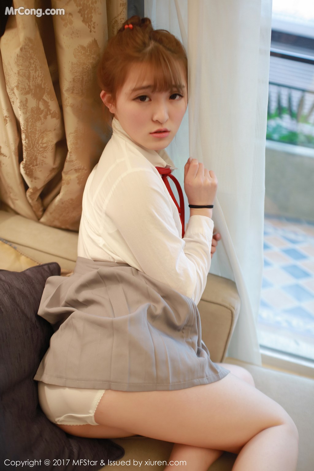 [MFStar] Vol.098: MoMo (伊小七) (47 images)