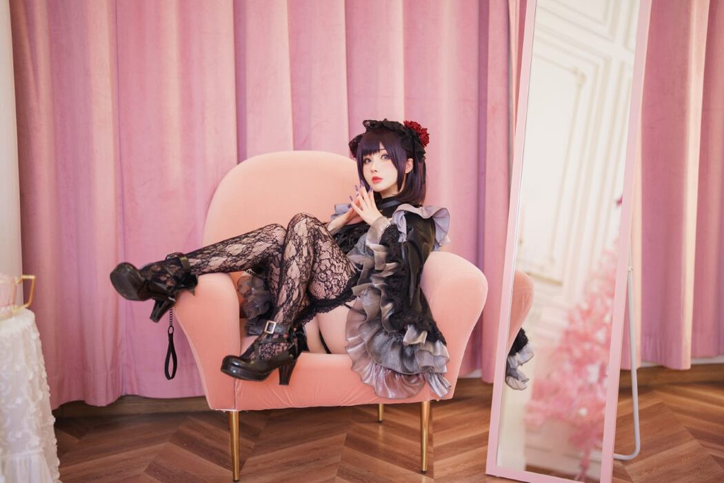 Coser@rioko凉凉子 Vol.085 更衣人偶坠入爱河 喜多川海梦cos黑江雫女仆装 漫展 game