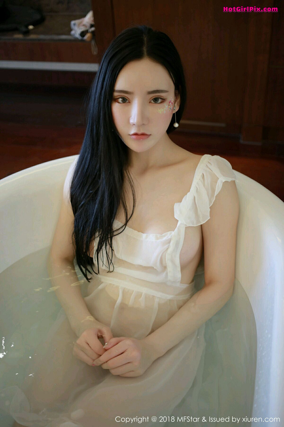 [MFStar] Vol.135: Zhou Yuxi (周于希)
