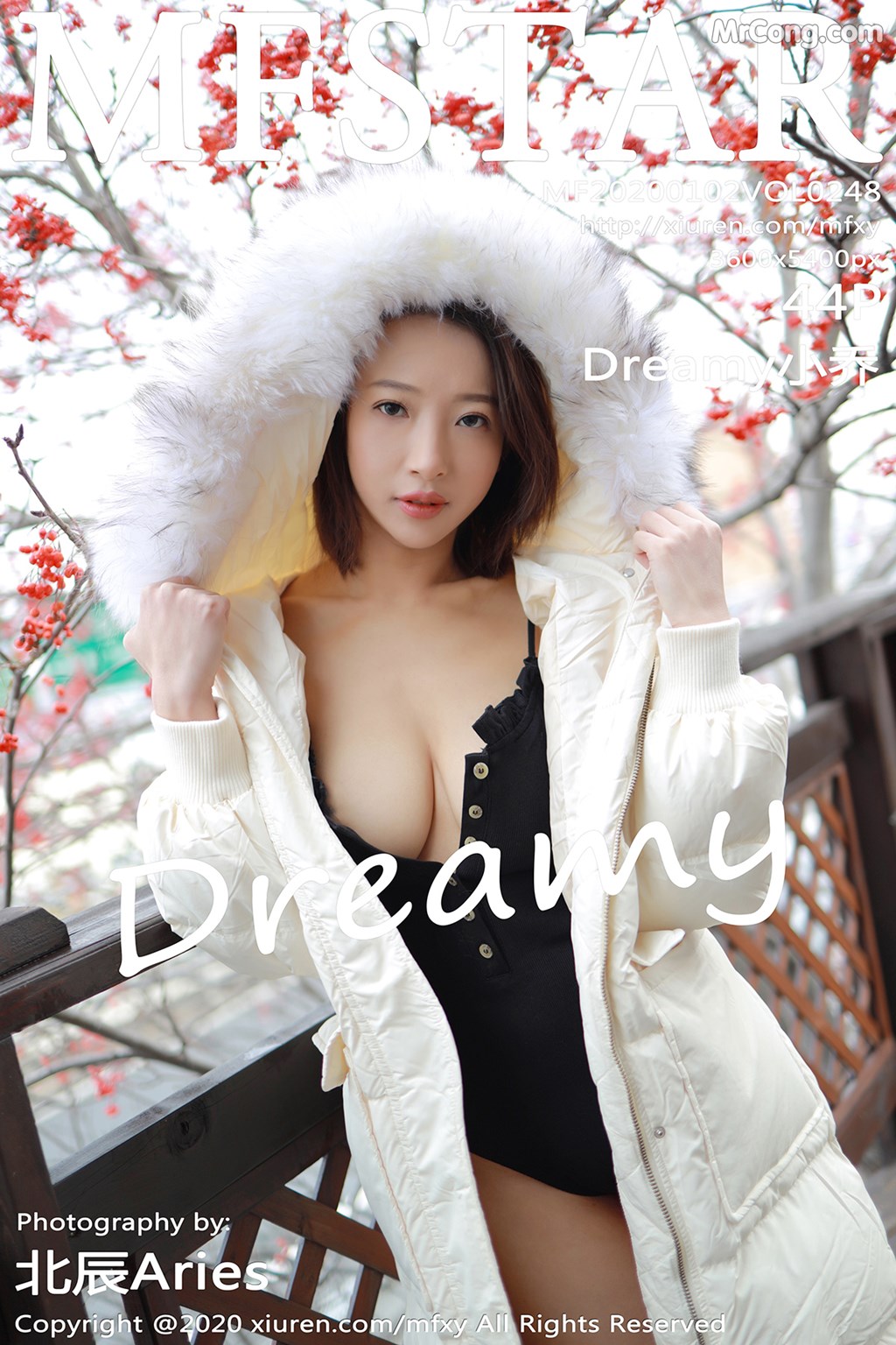 [MFStar] Vol.248: Dreamy小乔 (45 images) Cover Photo