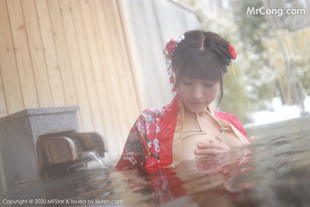 [MFStar] Vol.249: Zhu Ke Er (朱可儿Flower) (61 images)