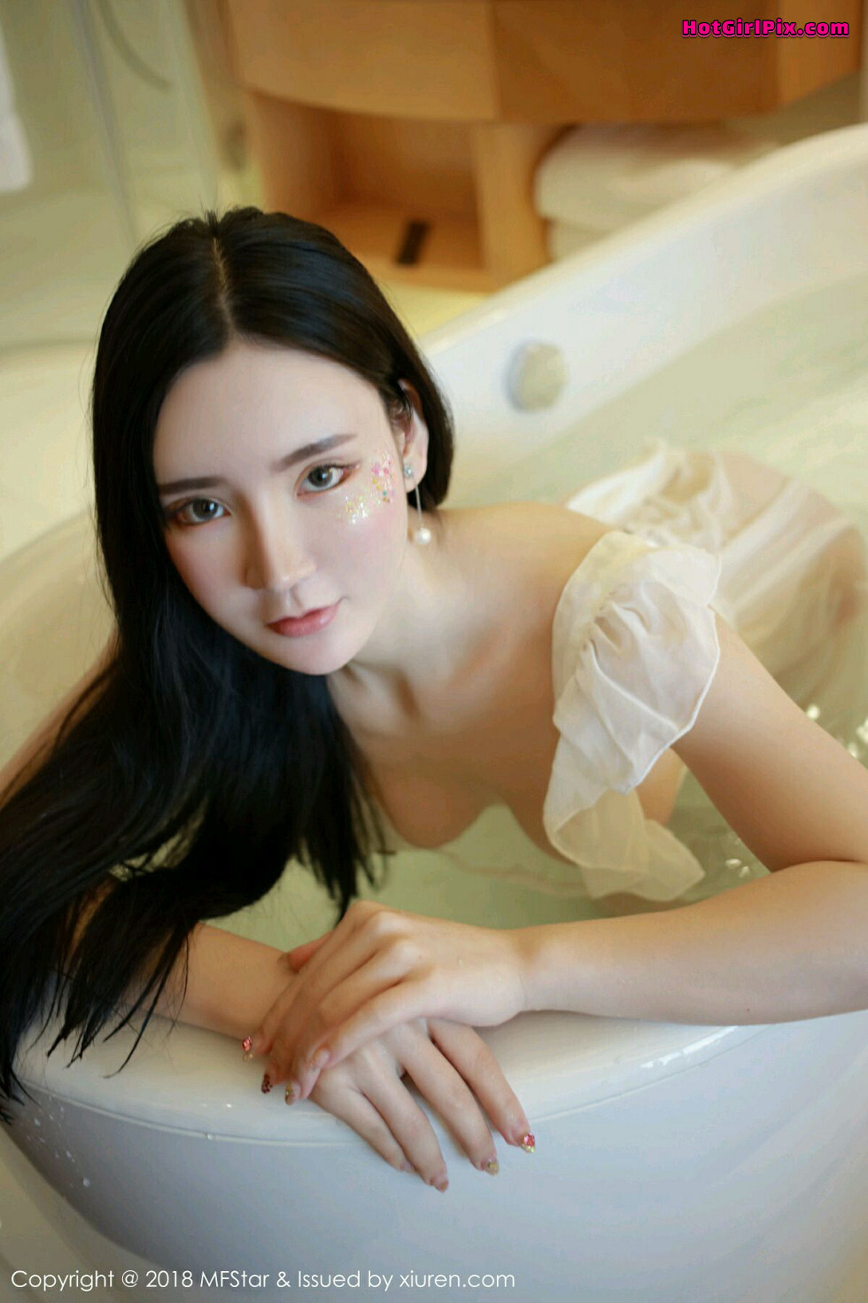 [MFStar] Vol.135: Zhou Yuxi (周于希)