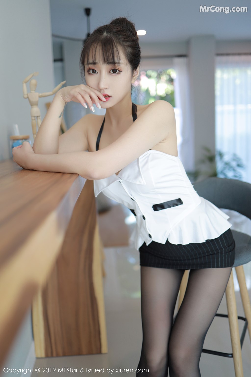 [MFStar] Vol.238: Betty林子欣 (52 images)