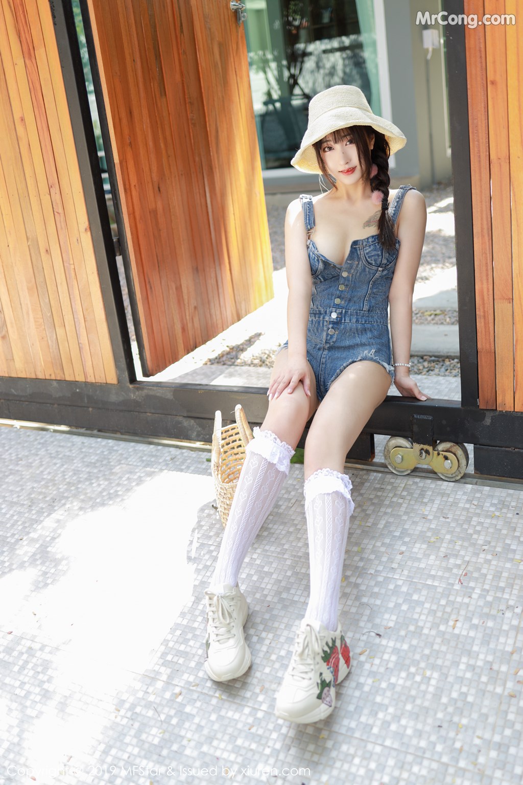 [MFStar] Vol.228: Betty林子欣 (58 images)