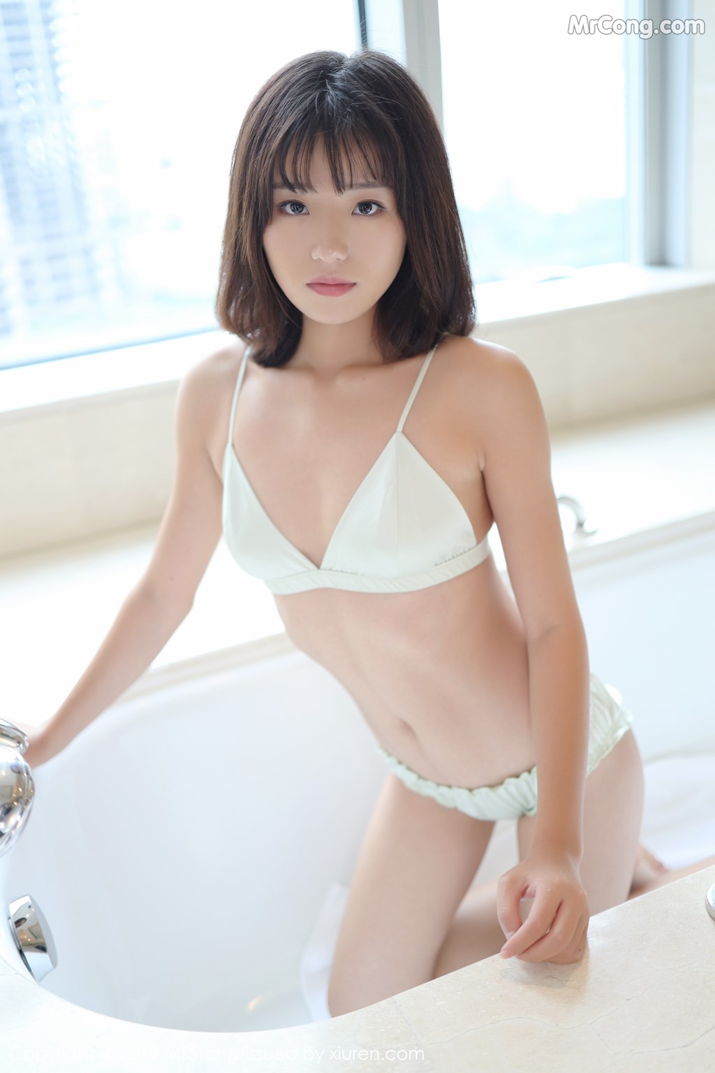 [MFStar] Vol.229: Baileys 香儿 (37 images)