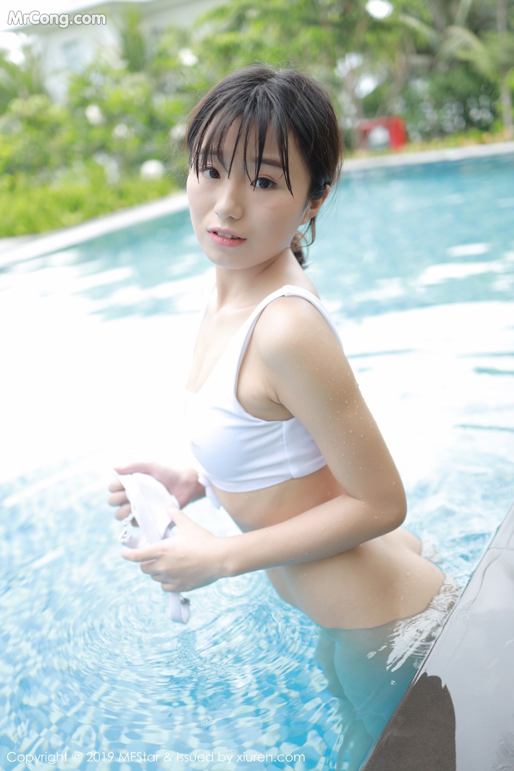 [MFStar] Vol.214: Baileys 香儿 (66 images)